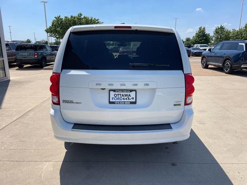 White Knuckle Clearcoat 2019 Dodge Grand Caravan GT