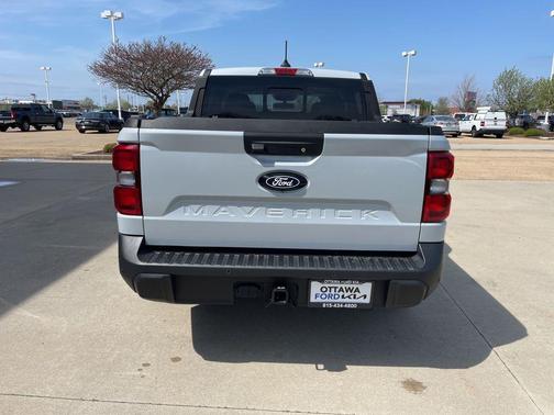 Space White Metallic 2026 Ford Maverick Lariat