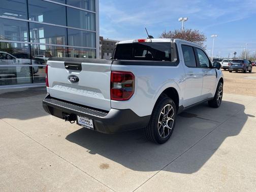 Space White Metallic 2026 Ford Maverick Lariat
