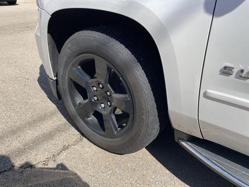 Iridescent Pearl Tricoat 2016 Chevrolet Suburban LTZ