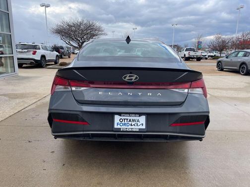 2025 Hyundai ELANTRA Sport