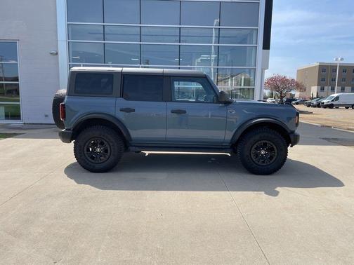 Azure Gray Metallic Tri-Coat 2023 Ford Bronco Wildtrak