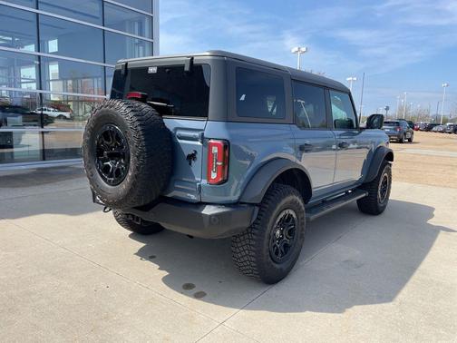 Azure Gray Metallic Tri-Coat 2023 Ford Bronco Wildtrak