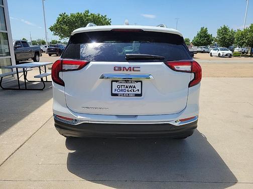 Summit White 2023 GMC Terrain SLT