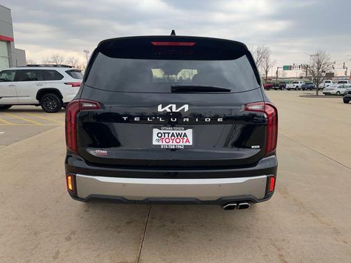 Ebony Black 2025 Kia Telluride S