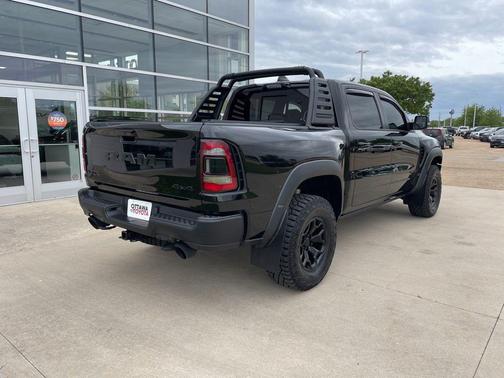 Diamond Black Crystal Pearlcoat 2022 RAM 1500 TRX