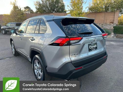 2025 Toyota RAV4 Hybrid XLE