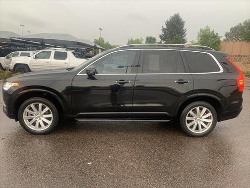 2017 Volvo XC90 T6 Momentum