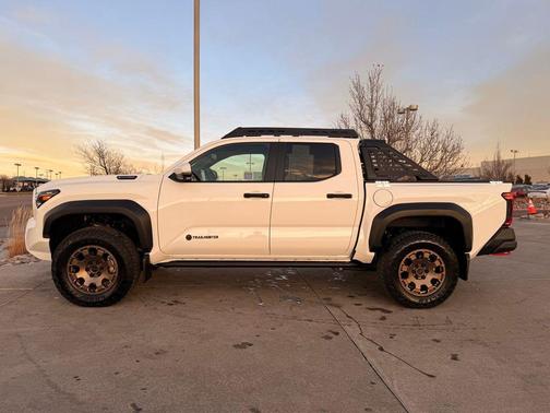 2025 Toyota Tacoma Hybrid Trailhunter