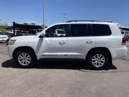 2020 Toyota Land Cruiser Base