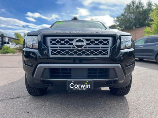 2022 Nissan Frontier SV