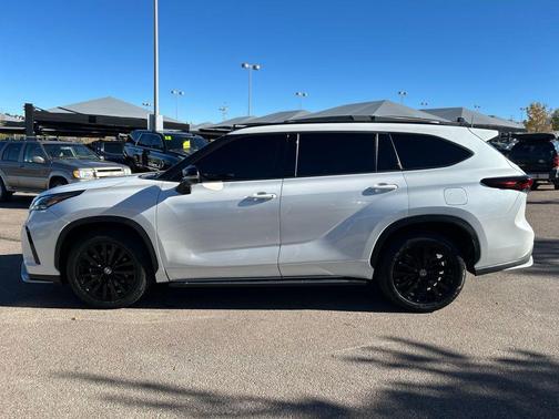 2024 Toyota Highlander XSE