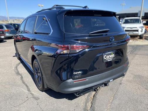 2024 Toyota Sienna Woodland Edition