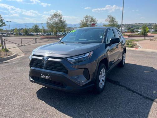 2024 Toyota RAV4 LE