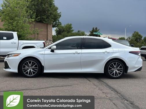 2021 Toyota Camry Hybrid XLE