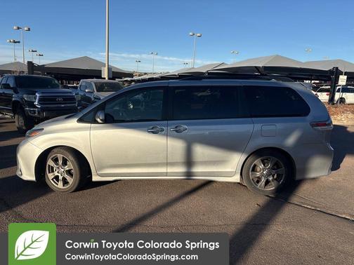 2020 Toyota Sienna SE