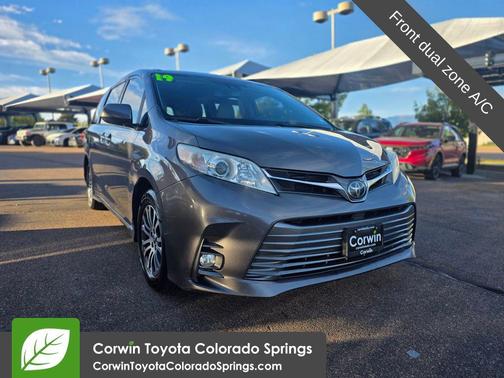 2019 Toyota Sienna XLE