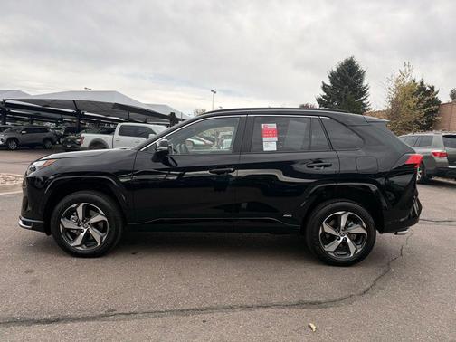 2025 Toyota RAV4 Hybrid SE