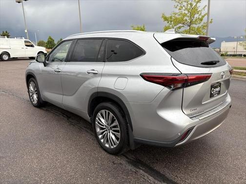 2023 Toyota Highlander Platinum