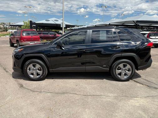 2025 Toyota RAV4 Hybrid LE