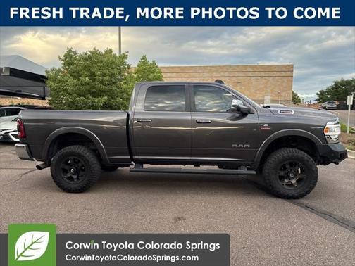 2020 RAM 2500 Laramie Crew Cab 4X4 6'4' Box