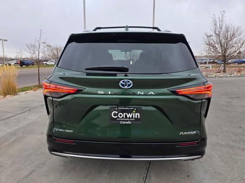 2025 Toyota Sienna Platinum
