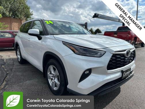 2024 Toyota Highlander LE I4