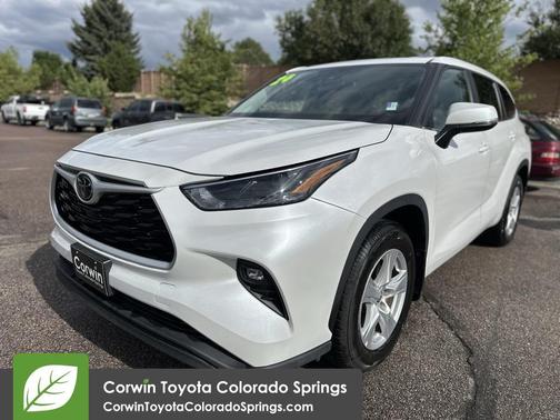 2024 Toyota Highlander LE I4