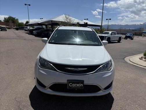 2018 Chrysler Pacifica Touring-L