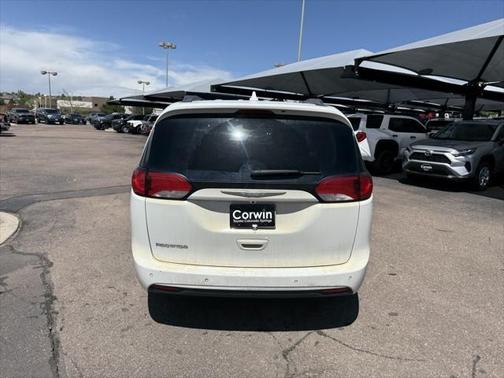 2018 Chrysler Pacifica Touring-L
