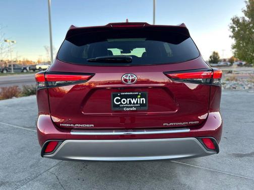 2023 Toyota Highlander Platinum