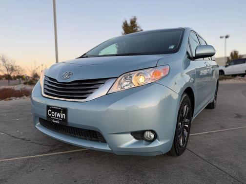 2015 Toyota Sienna SE