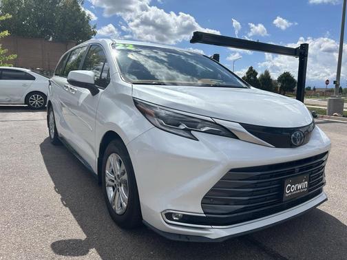 2022 Toyota Sienna Platinum 7 Passenger