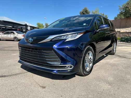 2023 Toyota Sienna Limited 7-Passenger