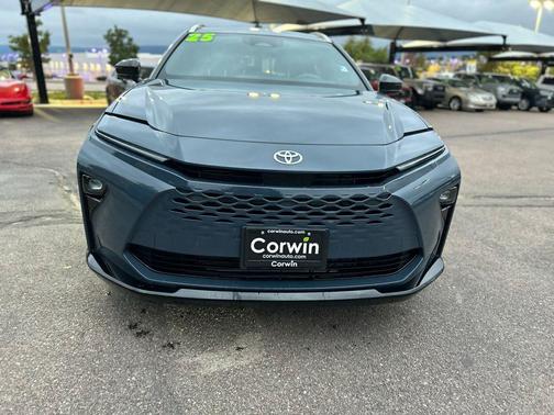 2025 Toyota Crown Signia XLE