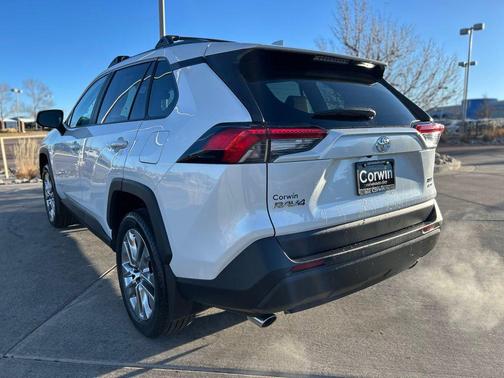 2025 Toyota RAV4 XLE Premium