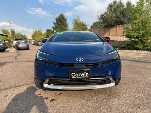 2025 Toyota Prius Plug-In Hybrid SE