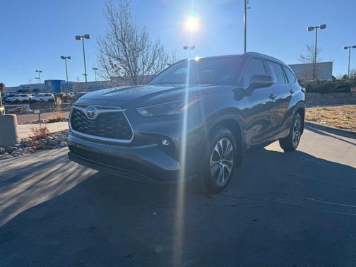 2025 Toyota Highlander Hybrid XLE