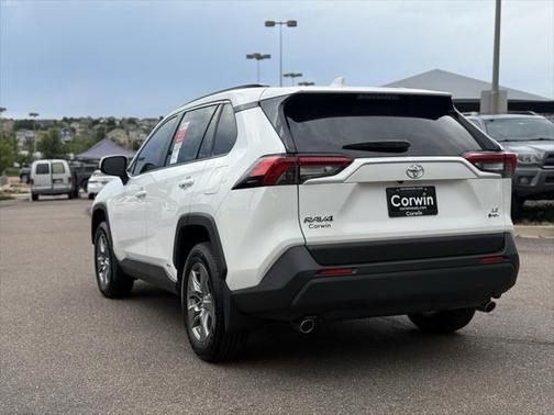 2025 Toyota RAV4 Hybrid LE