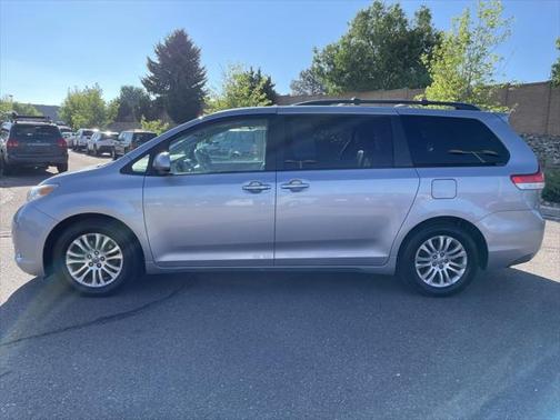 2012 Toyota Sienna XLE