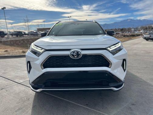 2025 Toyota RAV4 Hybrid SE