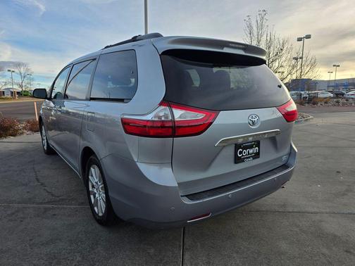 2017 Toyota Sienna Limited Premium