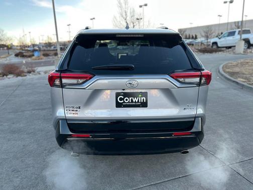 2025 Toyota RAV4 Hybrid SE