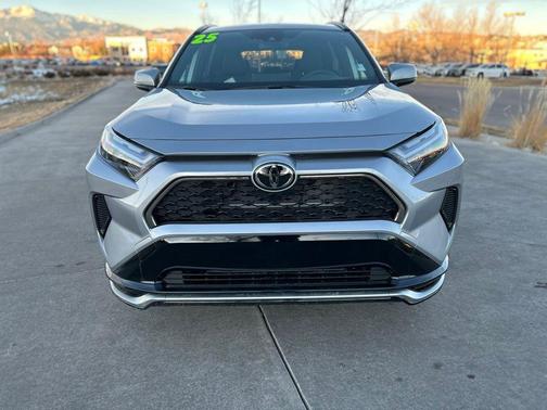 2025 Toyota RAV4 Hybrid SE