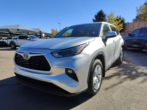 2024 Toyota Highlander LE I4