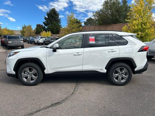 2025 Toyota RAV4 Hybrid XLE