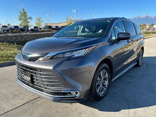 2023 Toyota Sienna XLE