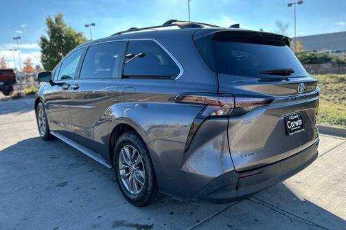 2023 Toyota Sienna XLE