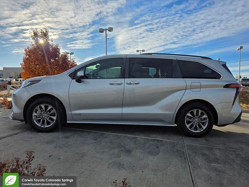 2023 Toyota Sienna XLE