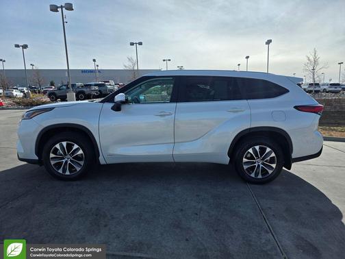 2023 Toyota Highlander Hybrid XLE